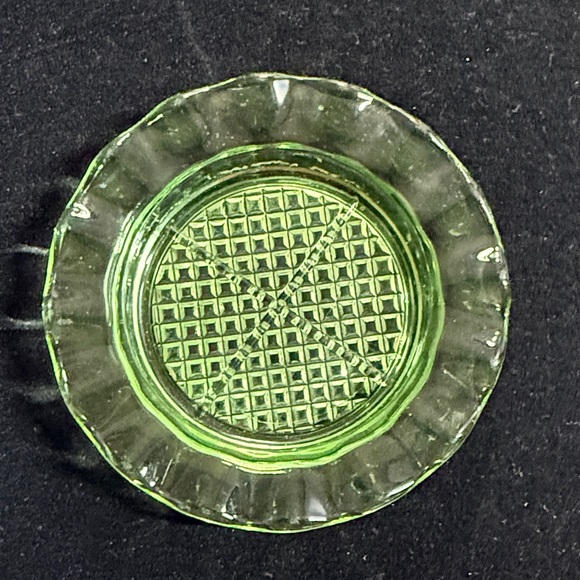 Vintage Uranium Green Glass 4” Coaster /  Condiment Dish - Picture 2 of 7